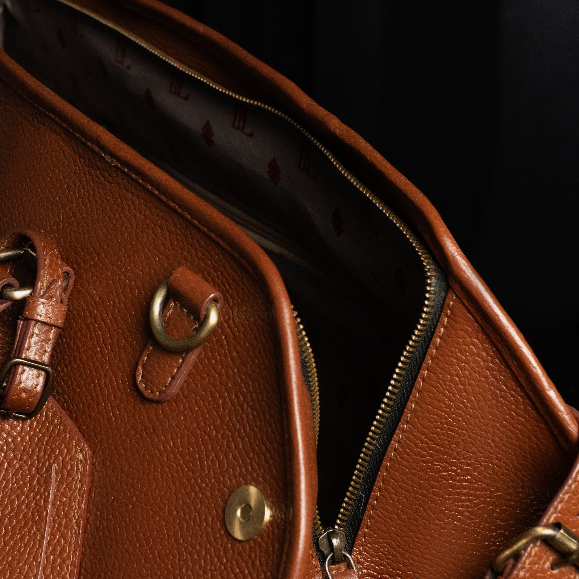 Aristo Duffle – Chestnut Brown | Premium Travel & Lifestyle Bag