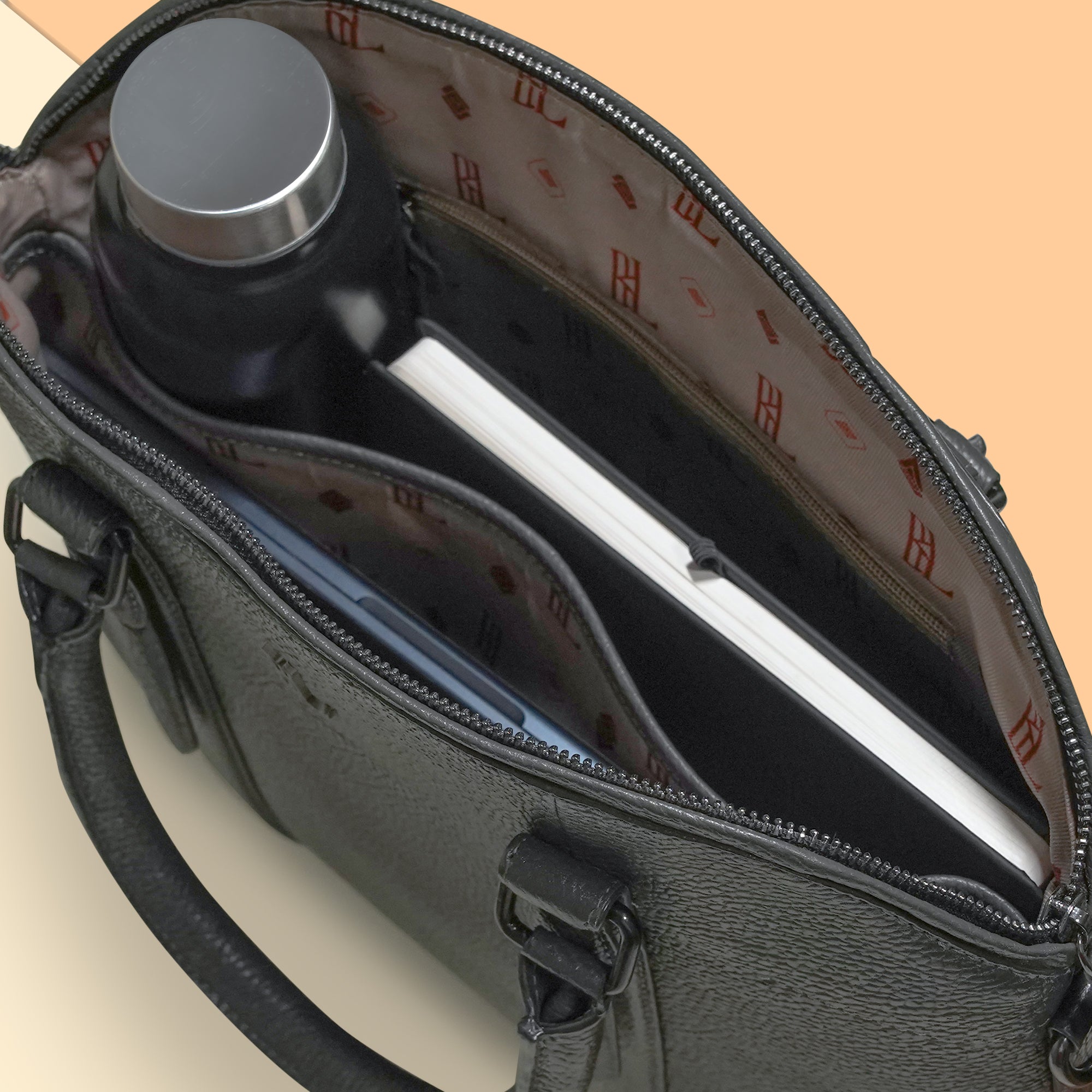 Eva Handbag – Pebbled Black | Premium Travel & Lifestyle Bag