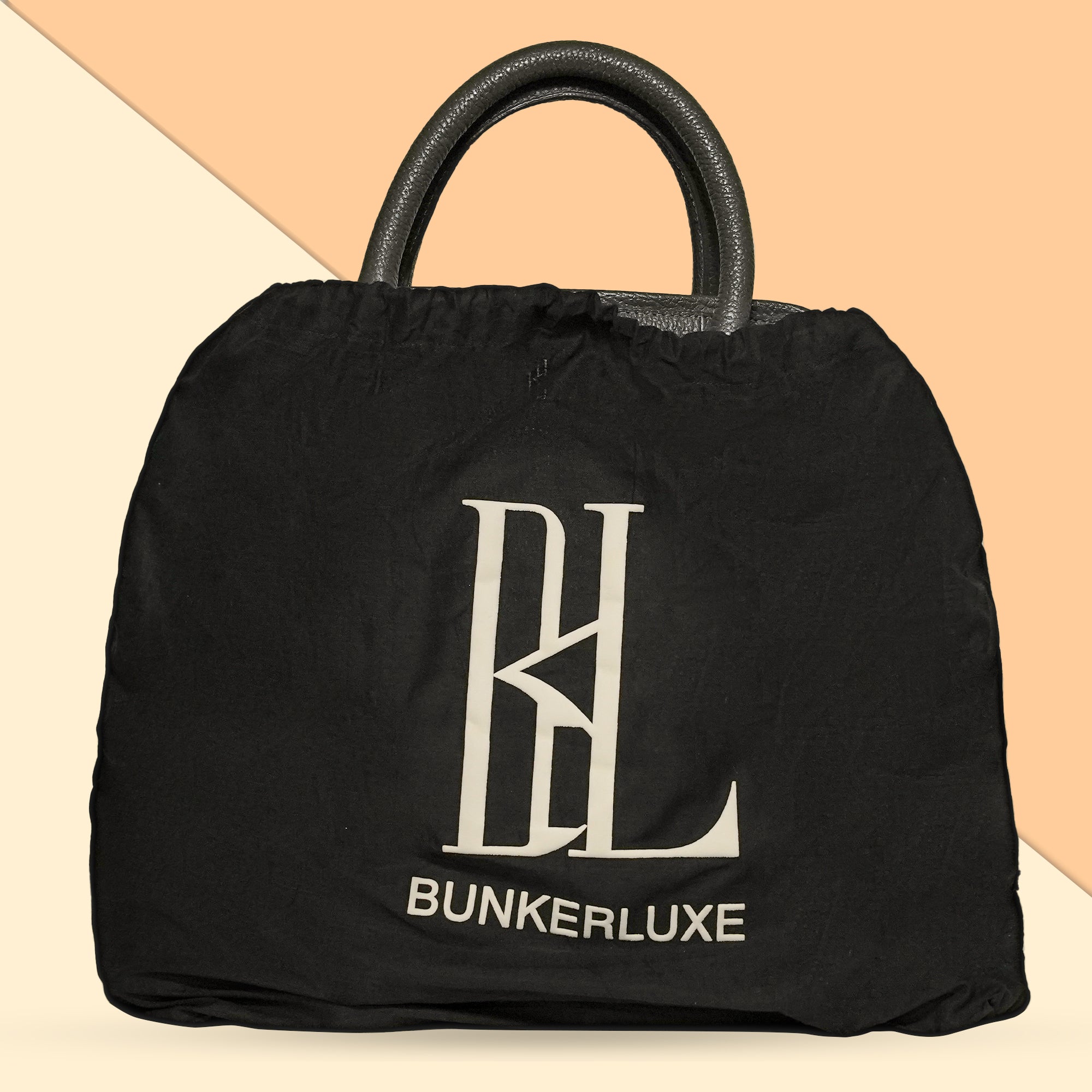 Eva Handbag – Pebbled Black | Premium Travel & Lifestyle Bag
